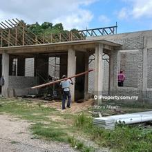 Semi-D moden di kg keladang salor