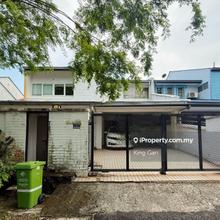 Nice Renovated I Good Condition I No Facing House I Freehold