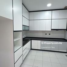 En-Suite Bedroom, Next to LRT, KL View, Fully-Fitted Kitchen