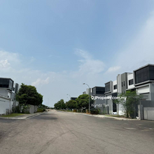 Apex Bizhub Desa Cemerlang 2.5 Storey Semi-D Factory For Rent