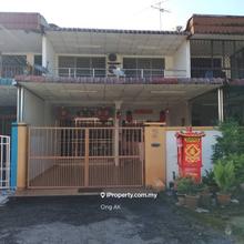 Well maintained double storey surrounded by good food