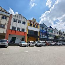 Pinggiran Putra Commercial Centre Equine Park Seri Kembangan