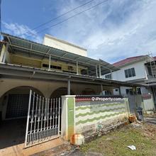 Town Centre Property with Solar System Installed Semi Detached house