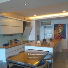 Fully renovated unit facing the ocean