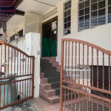 Freehold Terrace Walking distance to LRT, Tar Umt, fully extended