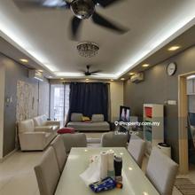 Freehold unit / 2 parking lots / End lot