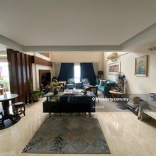 Non bumi lot beautifully renovated corner unit ready to move in