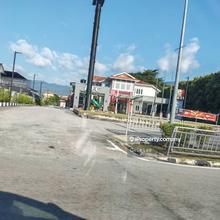 Commercial bungalow along main road good location