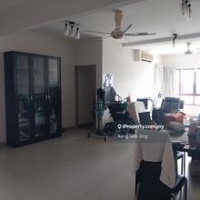 3 Bedrooms, Corner Unit