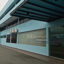 Facing Main Road Banting Warehouse For Rent !