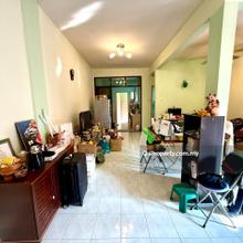 Prima Court  Walk-up Apartment, freehold, 3r2b,