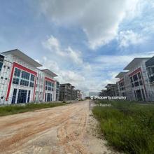 Spacious 3 Storey Semi D Warehouse Jalan Utama KLIA, Sepang