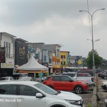 Saujana Utama 3-storey corner shop