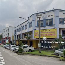 Corner unit kota kemuning jalan Anggerik vanilla shah alam