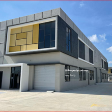 1.5 Storey Cluster Semi-D Factory For Sale