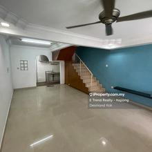 Terrace house for Sale