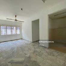 Puchong wawasan sri cempaka apartment for rent,3rd floor,