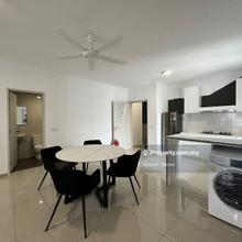 Fully Furnish unit, Corner lot 