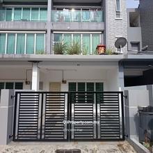Freehold 1.5 Storey Lower Townhouse Taman Permatang Maju Sitiawan