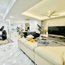 Fully Renovated, 22x70 Facing Open, Renovated Cost 500k
