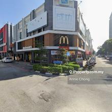 Corner Groundfloor Shop. Mainroad Glass Front. Furnished. Carparks