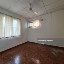 Commercial Bungalow with Ample Car Parks Near MRT Station