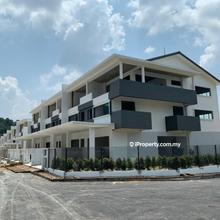 Newly Completed 3 storey superlink @ Selayang