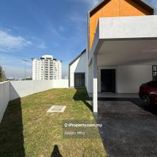 3 storey Corner lot With garden, View overlook KLCC