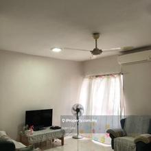 Serious Seller! Prime location!