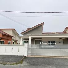 Semi D Single Storey House for Sale in Klebang Mewah