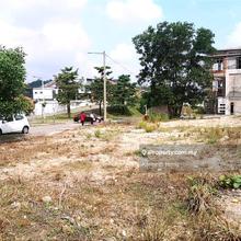 Adjoining Unit, High Ground Lot