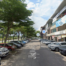 Taman Molek @ Large Ground Floor Shoplot For Rent