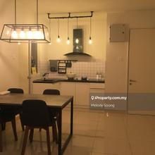 Cozy and spacious unit! Walking distance to Mrt!