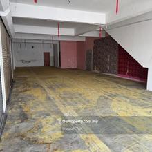 Ground floor shop for rent!
