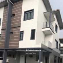 Kensho Upper Unit Townhouse For Rent! at Mjc, Pine Square