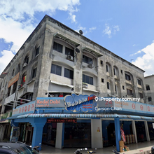 Ground Floor Shop Crowded and Strategic Business Area