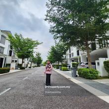 Emerald Bay Puteri Harbour 