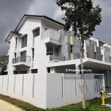 Big Land Area 3 Storey Corner Lot Near Park, Gated & Guarded