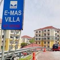 E-Mas Villa Apartment 