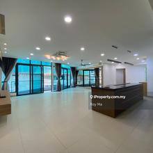 Partly furnished big layout Balcony unit