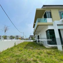 Taman 8 Residence Double Storey Corner Lot For Sale 