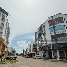 Oasis 2 @ Cahaya Kota Puteri @ Megah Ria Three Storey Shop