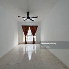 Good conditiob Bandar parkland klang asteria apartment with lift rent