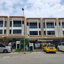 Near to setia city mall