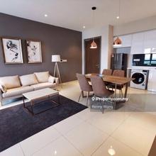 Fully furniture mid floor service apartment at elysia medini