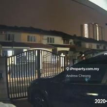 Endlot unit with eight feet extra land.