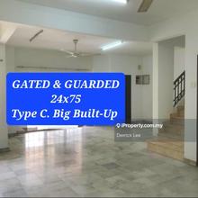 Usj 20 gated and guarded