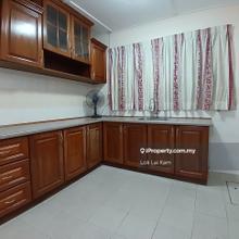 Terrace house for Sale