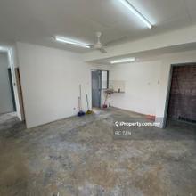 Top floor below market for sale !!