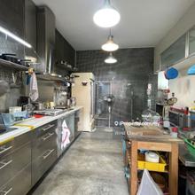 Limited unit Upper Floor